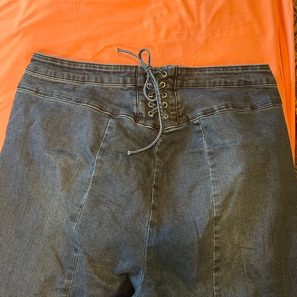 Arula Incrediflex Lace Up Raw Hem Flare Petite Jeans. Size 18 - Picture 2 of 5